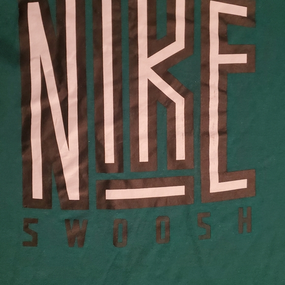 Nike Swoosh Tee Tshirt New with Tags - Picture 2 of 6